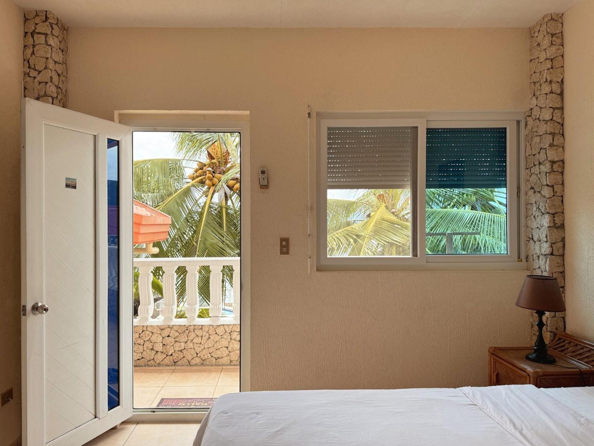 Sunset Beach Resort Moalboal Exterior photo